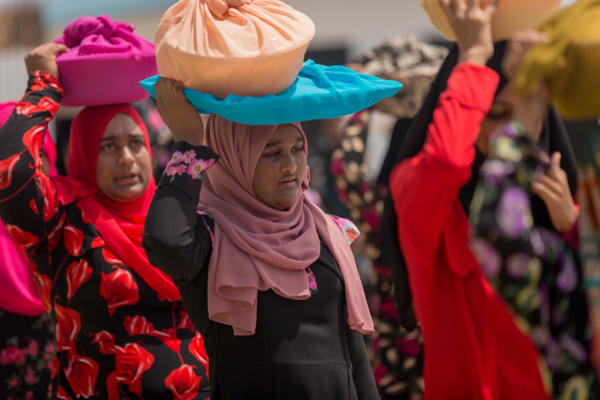 ފީއަލީ އީދު އުފާގެ ތެރެއިން، މެންދުރުގެ ޖާފަތް ހަރުގެ އަށް ގެންދަނީ: މި ޖާފަތުގައި ރަށުގެ ހުރިހާ ގެއަކުން ވަނީ ބައިވެރިވެ، ޖުމްލަ 25 ކޭން ނެރެފައި --- ސަން ފޮޓޯ