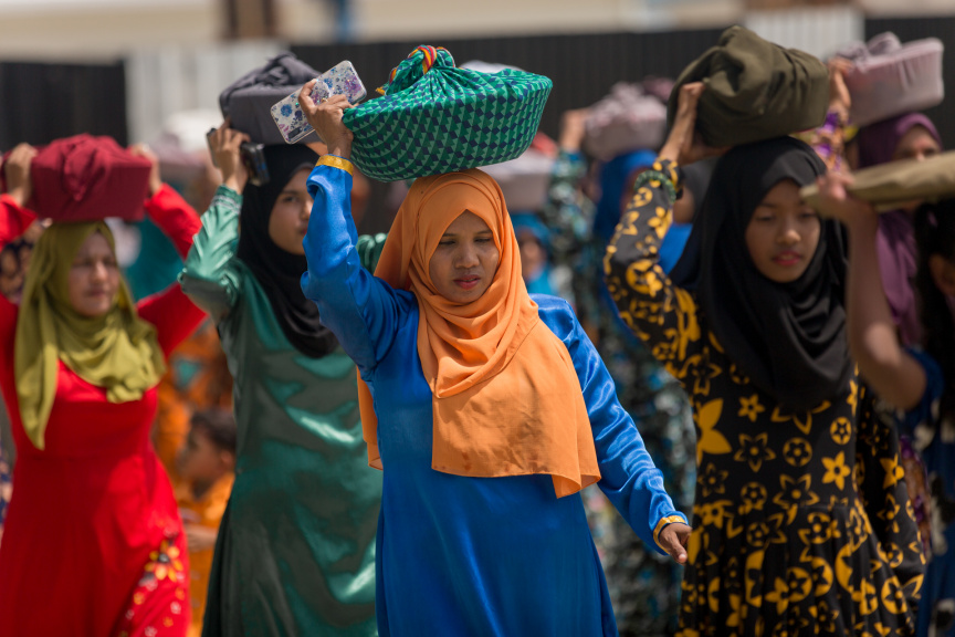 ފީއަލީ އީދު އުފާގެ ތެރެއިން، މެންދުރުގެ ޖާފަތް ހަރުގެ އަށް ގެންދަނީ: މި ޖާފަތުގައި ރަށުގެ ހުރިހާ ގެއަކުން ވަނީ ބައިވެރިވެ، ޖުމްލަ 25 ކޭން ނެރެފައި --- ސަން ފޮޓޯ