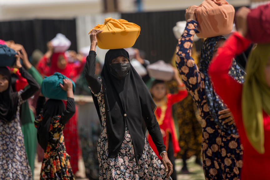 ފީއަލީ އީދު އުފާގެ ތެރެއިން، މެންދުރުގެ ޖާފަތް ހަރުގެ އަށް ގެންދަނީ: މި ޖާފަތުގައި ރަށުގެ ހުރިހާ ގެއަކުން ވަނީ ބައިވެރިވެ، ޖުމްލަ 25 ކޭން ނެރެފައި --- ސަން ފޮޓޯ