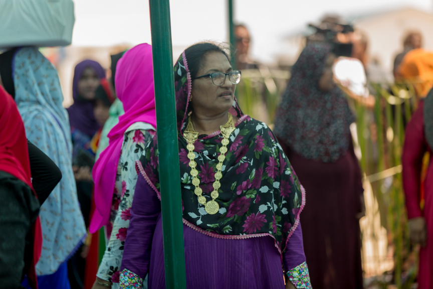 ފީއަލީ އީދު އުފާގެ ތެރެއިން، މެންދުރުގެ ޖާފަތް ހަރުގެ އަށް ގެންދަނީ: މި ޖާފަތުގައި ރަށުގެ ހުރިހާ ގެއަކުން ވަނީ ބައިވެރިވެ، ޖުމްލަ 25 ކޭން ނެރެފައި --- ސަން ފޮޓޯ