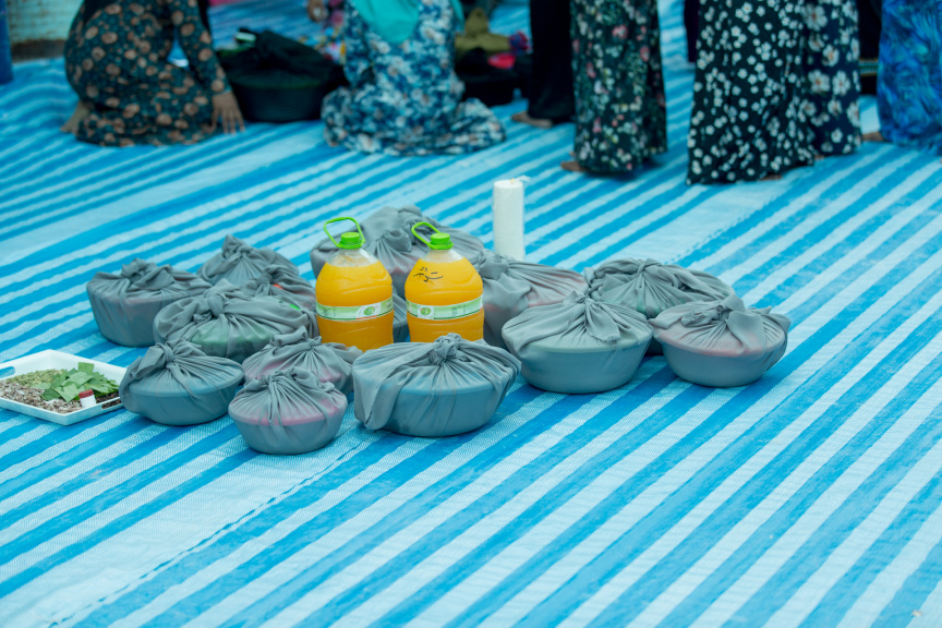 ފީއަލީ އީދު އުފާގެ ތެރެއިން، މެންދުރުގެ ޖާފަތް ހަރުގެ އަށް ގެންދަނީ: މި ޖާފަތުގައި ރަށުގެ ހުރިހާ ގެއަކުން ވަނީ ބައިވެރިވެ، ޖުމްލަ 25 ކޭން ނެރެފައި --- ސަން ފޮޓޯ