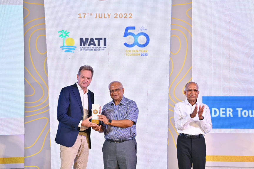 "50 އިޔާޒް އޮފް ޓޫރިޒަމްސް އެވޯޑްސް ބައި މަޓީ" ހަފްލާގެ ތެރެއިން -- ފޮޓޯ/ ރައީސް އޮފީސް