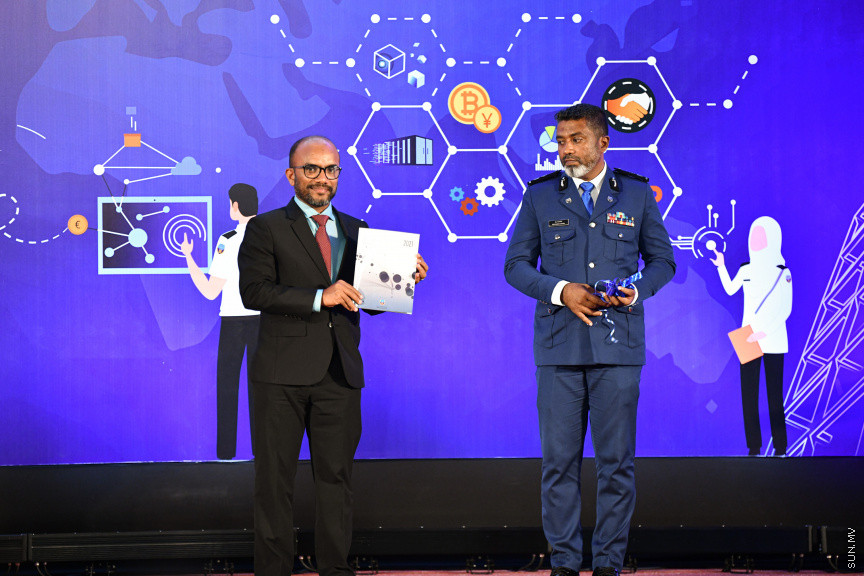 މޯލްޑިވްސް ކަސްޓަމް ސާރވިސްގެ 132 ވަނަ އަހަރީ ހަފްލާގެ ތެރެއިން -- ސަން ފޮޓޯ/ މުހައްމަދު ހައްޔާން