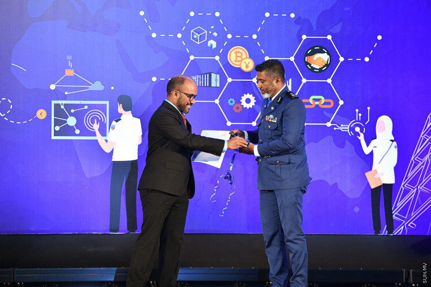 މޯލްޑިވްސް ކަސްޓަމް ސާރވިސްގެ 132 ވަނަ އަހަރީ ހަފްލާގެ ތެރެއިން -- ސަން ފޮޓޯ/ މުހައްމަދު ހައްޔާން