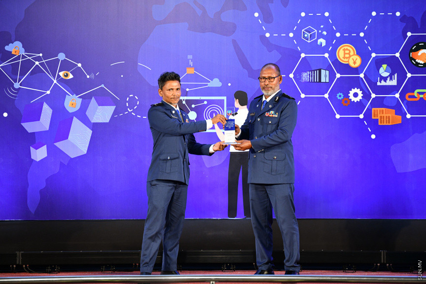 މޯލްޑިވްސް ކަސްޓަމް ސާރވިސްގެ 132 ވަނަ އަހަރީ ހަފްލާގެ ތެރެއިން -- ސަން ފޮޓޯ/ މުހައްމަދު ހައްޔާން