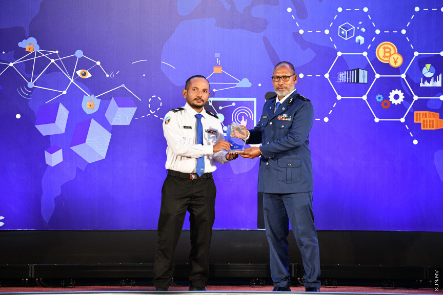 މޯލްޑިވްސް ކަސްޓަމް ސާރވިސްގެ 132 ވަނަ އަހަރީ ހަފްލާގެ ތެރެއިން -- ސަން ފޮޓޯ/ މުހައްމަދު ހައްޔާން