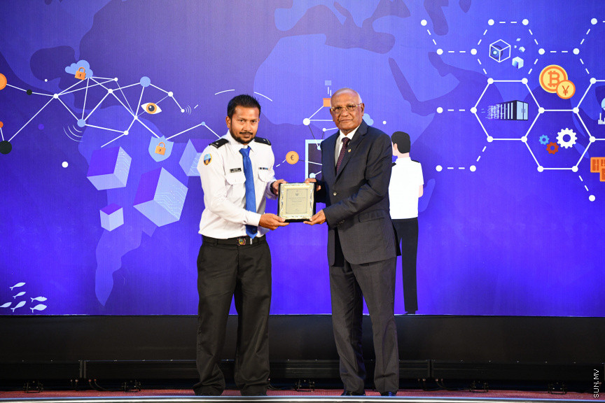 މޯލްޑިވްސް ކަސްޓަމް ސާރވިސްގެ 132 ވަނަ އަހަރީ ހަފްލާގެ ތެރެއިން -- ސަން ފޮޓޯ/ މުހައްމަދު ހައްޔާން