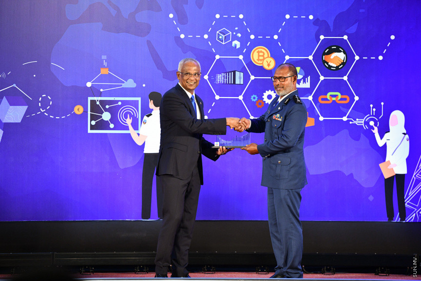  މޯލްޑިވްސް ކަސްޓަމް ސާރވިސްގެ 132 ވަނަ އަހަރީ ހަފްލާގެ ތެރެއިން -- ސަން ފޮޓޯ/ މުހައްމަދު ހައްޔާން