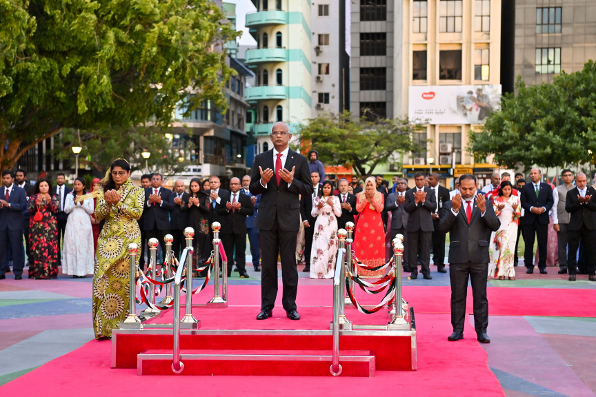 57 ވަނަ މިނިވަން ދުވަހުގެ ދިދަ ނެގުމުގެ ރަސްމިއްޔާތުގެ ތެރެއިން -- ފޮޓޯ/ ރައީސް އޮފީސް