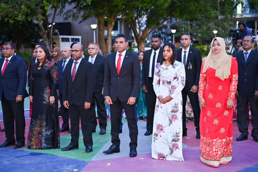 57 ވަނަ މިނިވަން ދުވަހުގެ ދިދަ ނެގުމުގެ ރަސްމިއްޔާތުގެ ތެރެއިން -- ފޮޓޯ/ ރައީސް އޮފީސް