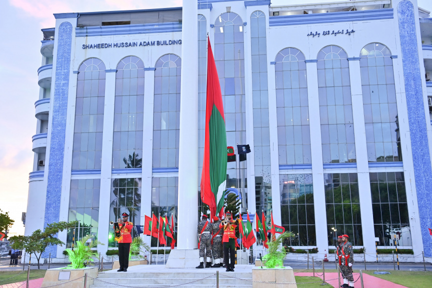 57 ވަނަ މިނިވަން ދުވަހުގެ ދިދަ ނެގުމުގެ ރަސްމިއްޔާތުގެ ތެރެއިން -- ފޮޓޯ/ ރައީސް އޮފީސް