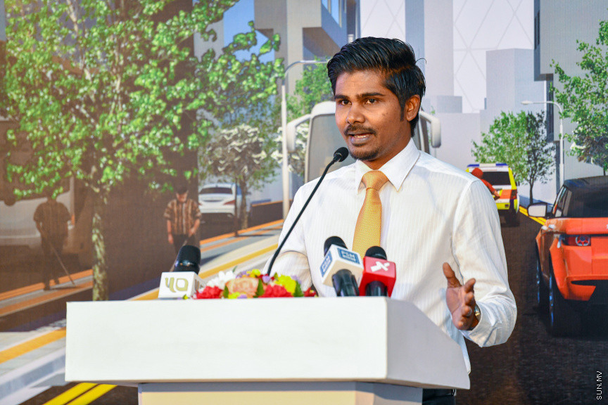 އަމީނީމަގު ޒަމާނީ ފެންވަރަށް ތަރައްގީ ކުރުމުގެ މަސައްކަތް ފެށުމުގެ ރަސްމިއްޔާތުގެ ތެރެއިން -- ސަން ފޮޓޯ