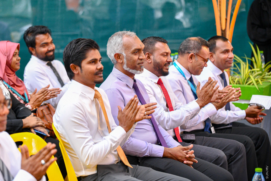 އަމީނީމަގު ޒަމާނީ ފެންވަރަށް ތަރައްގީ ކުރުމުގެ މަސައްކަތް ފެށުމުގެ ރަސްމިއްޔާތުގެ ތެރެއިން -- ސަން ފޮޓޯ