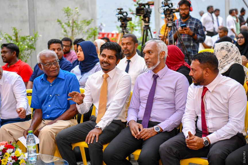 އަމީނީމަގު ޒަމާނީ ފެންވަރަށް ތަރައްގީ ކުރުމުގެ މަސައްކަތް ފެށުމުގެ ރަސްމިއްޔާތުގެ ތެރެއިން -- ސަން ފޮޓޯ