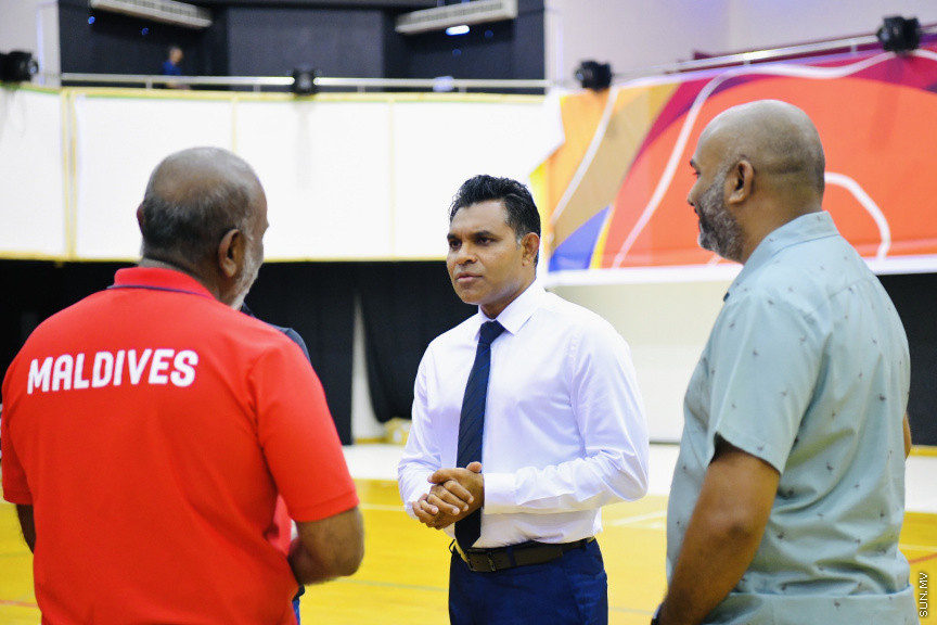 ސާބާ ވިމެންސް ޗެމްޕިއަންޝިޕް 2022 އަށް ތައްޔާރުވަމުންދާ ދިވެހި ގައުމީ ޓީމާ ބައްދަލުކުރައްވައި ނައިބު ރައީސް ބައްދަލުކުރައްވަނީ --- ސަން ފޮޓޯ/ މުހައްމަދު ނާއިލް ހުސައިން