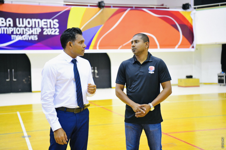 ސާބާ ވިމެންސް ޗެމްޕިއަންޝިޕް 2022 އަށް ތައްޔާރުވަމުންދާ ދިވެހި ގައުމީ ޓީމާ ބައްދަލުކުރައްވައި ނައިބު ރައީސް ބައްދަލުކުރައްވަނީ --- ސަން ފޮޓޯ/ މުހައްމަދު ނާއިލް ހުސައިން