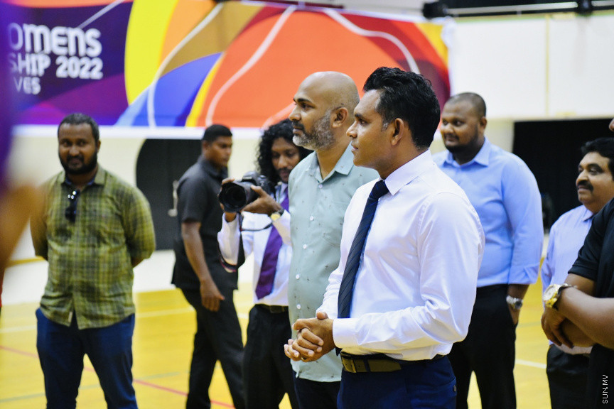 ސާބާ ވިމެންސް ޗެމްޕިއަންޝިޕް 2022 އަށް ތައްޔާރުވަމުންދާ ދިވެހި ގައުމީ ޓީމާ ބައްދަލުކުރައްވައި ނައިބު ރައީސް ބައްދަލުކުރައްވަނީ --- ސަން ފޮޓޯ/ މުހައްމަދު ނާއިލް ހުސައިން