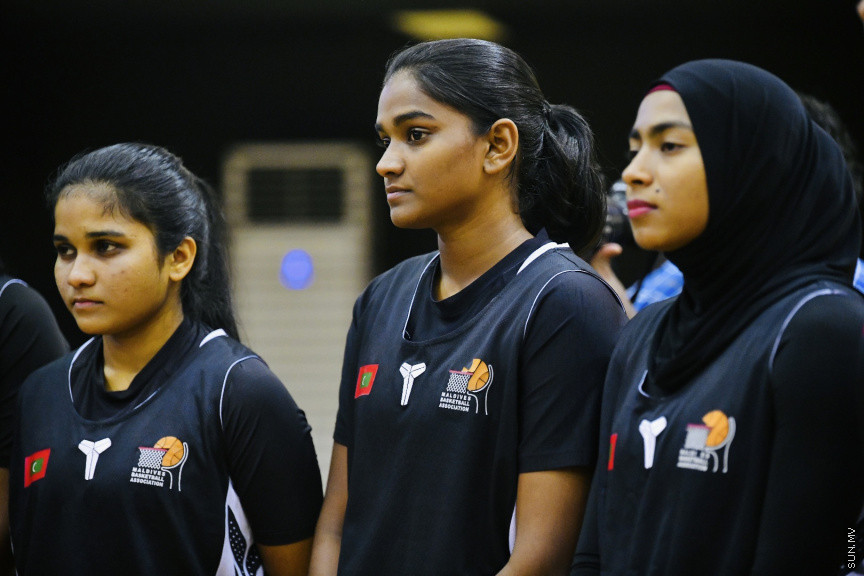 ސާބާ ވިމެންސް ޗެމްޕިއަންޝިޕް 2022 އަށް ތައްޔާރުވަމުންދާ ދިވެހި ގައުމީ ޓީމާ ބައްދަލުކުރައްވައި ނައިބު ރައީސް ބައްދަލުކުރައްވަނީ --- ސަން ފޮޓޯ/ މުހައްމަދު ނާއިލް ހުސައިން