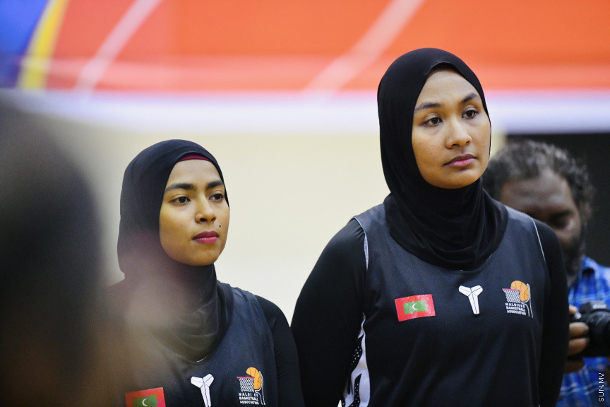 ސާބާ ވިމެންސް ޗެމްޕިއަންޝިޕް 2022 އަށް ތައްޔާރުވަމުންދާ ދިވެހި ގައުމީ ޓީމާ ބައްދަލުކުރައްވައި ނައިބު ރައީސް ބައްދަލުކުރައްވަނީ --- ސަން ފޮޓޯ/ މުހައްމަދު ނާއިލް ހުސައިން