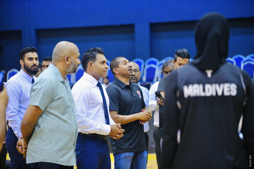 ސާބާ ވިމެންސް ޗެމްޕިއަންޝިޕް 2022 އަށް ތައްޔާރުވަމުންދާ ދިވެހި ގައުމީ ޓީމާ ބައްދަލުކުރައްވައި ނައިބު ރައީސް ބައްދަލުކުރައްވަނީ --- ސަން ފޮޓޯ/ މުހައްމަދު ނާއިލް ހުސައިން