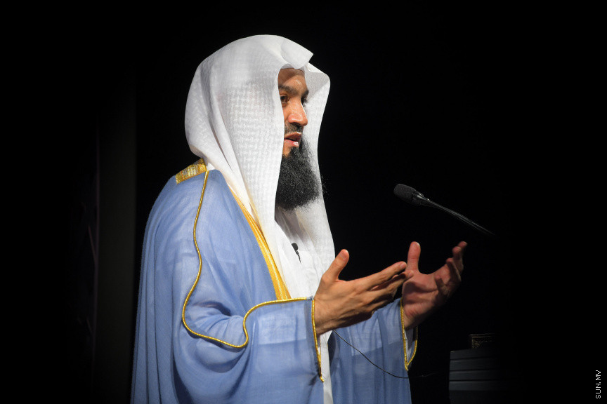 އެންޒައިޓީ އާއި ޑިޕްރެޝަންގެ އިތުރުން ހާސްވުމާ ގުޅޭގޮތުން މަޝްހޫރު ދީނީ އިލްމުވެރިޔާ މުފްތީ މެންކް މިރޭ ކާނިވަލްގައި ދެއްވި ދަރުހުގެ ތެރެއިން: މި ދަރުސް އަޑުއެހުމަށް އެތައް ސަތޭކަ ބަަޔަކު އެއްވި&mdash; ސަން ފޮޓޯ: މުހައްމަދު ހައްޔާން