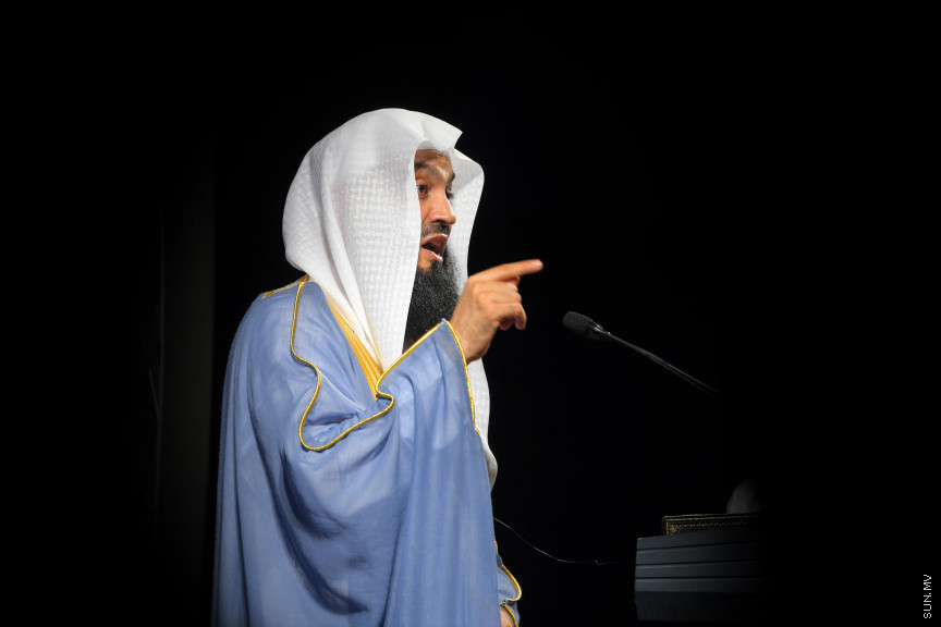 އެންޒައިޓީ އާއި ޑިޕްރެޝަންގެ އިތުރުން ހާސްވުމާ ގުޅޭގޮތުން މަޝްހޫރު ދީނީ އިލްމުވެރިޔާ މުފްތީ މެންކް މިރޭ ކާނިވަލްގައި ދެއްވި ދަރުހުގެ ތެރެއިން: މި ދަރުސް އަޑުއެހުމަށް އެތައް ސަތޭކަ ބަަޔަކު އެއްވި&mdash; ސަން ފޮޓޯ: މުހައްމަދު ހައްޔާން