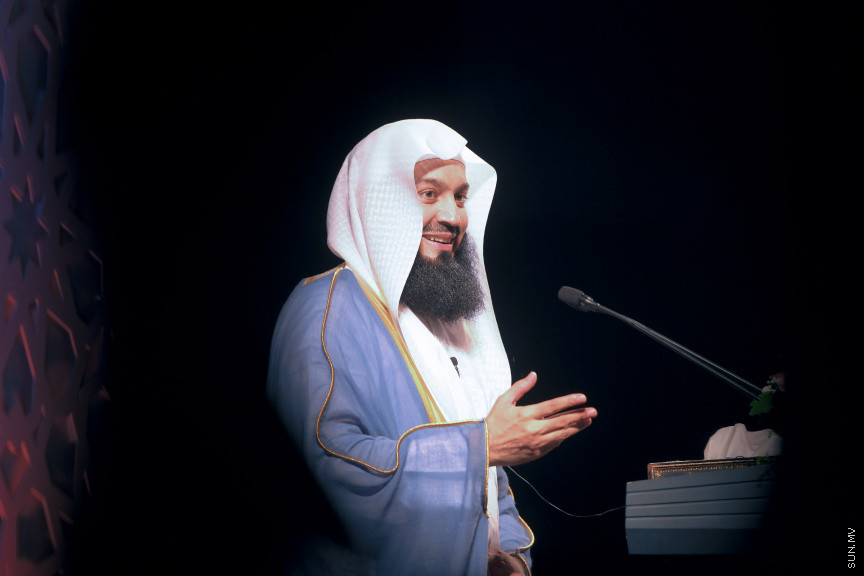 އެންޒައިޓީ އާއި ޑިޕްރެޝަންގެ އިތުރުން ހާސްވުމާ ގުޅޭގޮތުން މަޝްހޫރު ދީނީ އިލްމުވެރިޔާ މުފްތީ މެންކް މިރޭ ކާނިވަލްގައި ދެއްވި ދަރުހުގެ ތެރެއިން: މި ދަރުސް އަޑުއެހުމަށް އެތައް ސަތޭކަ ބަަޔަކު އެއްވި&mdash; ސަން ފޮޓޯ: މުހައްމަދު ހައްޔާން