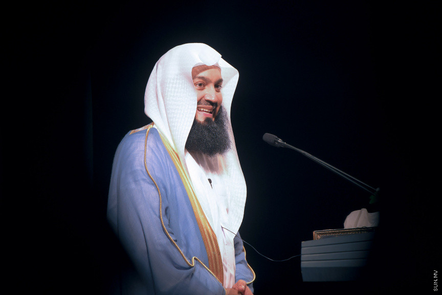 އެންޒައިޓީ އާއި ޑިޕްރެޝަންގެ އިތުރުން ހާސްވުމާ ގުޅޭގޮތުން މަޝްހޫރު ދީނީ އިލްމުވެރިޔާ މުފްތީ މެންކް މިރޭ ކާނިވަލްގައި ދެއްވި ދަރުހުގެ ތެރެއިން: މި ދަރުސް އަޑުއެހުމަށް އެތައް ސަތޭކަ ބަަޔަކު އެއްވި&mdash; ސަން ފޮޓޯ: މުހައްމަދު ހައްޔާން