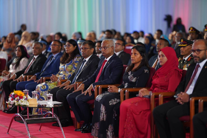 ޖުމްހޫރީ ދުވަސް ފާހަގަކުރުމަށް ރޭ ބޭއްވި ޖަލްސާގެ ތެރެއިން ---