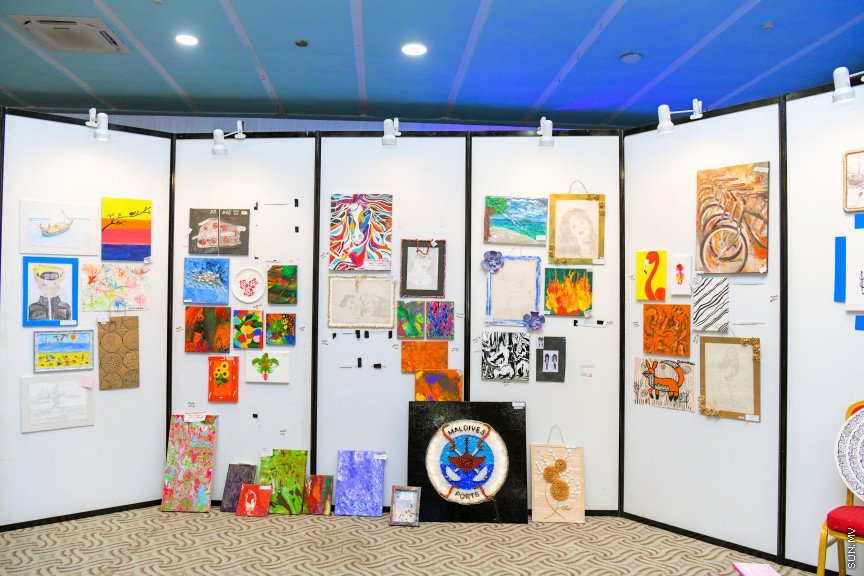 ނުކުޅެދުންތެރިކަން ހުންނަ މީހުންނާއި ކުދިންގެ ކިބައިގައިވާ ހުނަރު ކުރިއެރުވުމަށް ޖެންޑަރ މިނިސްޓްރީން އިންތިޒާމް ކޮށްގެން ކުރިއަށް ގެންދާ "ރިވެލި މައުރަޒް" ގެ ތެރެއިން -- ސަން ފޮޓޯ/ މުހައްމަދު ހައްޔާން