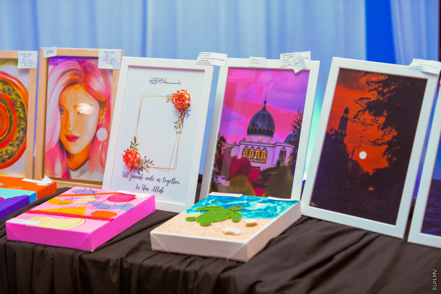 ނުކުޅެދުންތެރިކަން ހުންނަ މީހުންނާއި ކުދިންގެ ކިބައިގައިވާ ހުނަރު ކުރިއެރުވުމަށް ޖެންޑަރ މިނިސްޓްރީން އިންތިޒާމް ކޮށްގެން ކުރިއަށް ގެންދާ "ރިވެލި މައުރަޒް" ގެ ތެރެއިން -- ސަން ފޮޓޯ/ މުހައްމަދު ހައްޔާން