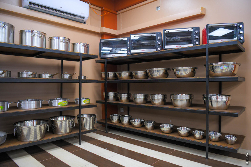 ރެޑް ސްޓާގެ އާ ފިހާރަ ހުޅުވުން -- ސަން ފޮޓޯ/ މުހައްމަދު ހައްޔާްން