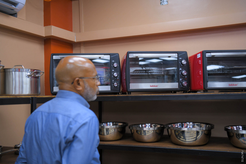 ރެޑް ސްޓާގެ އާ ފިހާރަ ހުޅުވުން -- ސަން ފޮޓޯ/ މުހައްމަދު ހައްޔާްން