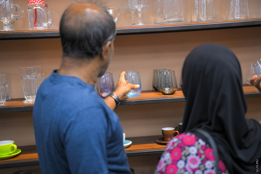 ރެޑް ސްޓާގެ އާ ފިހާރަ ހުޅުވުން -- ސަން ފޮޓޯ/ މުހައްމަދު ހައްޔާްން