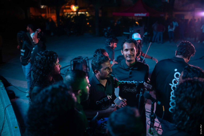 މާލޭގެ އެކި ސަރަހައްދުތަކުގައި ފޯރިއާއެކު ވޯލްޑްކަޕް މެޗުތައް ބަލަނީ --- ސަންފޮޓޯ/ ނާއިލް ހުސަައިން