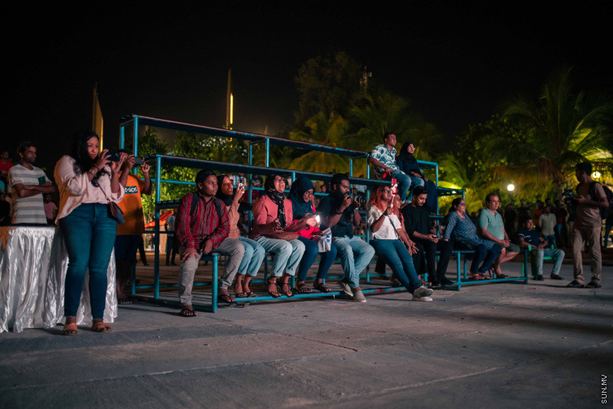 މާލޭގެ އެކި ސަރަހައްދުތަކުގައި ފޯރިއާއެކު ވޯލްޑްކަޕް މެޗުތައް ބަލަނީ --- ސަންފޮޓޯ/ ނާއިލް ހުސަައިން