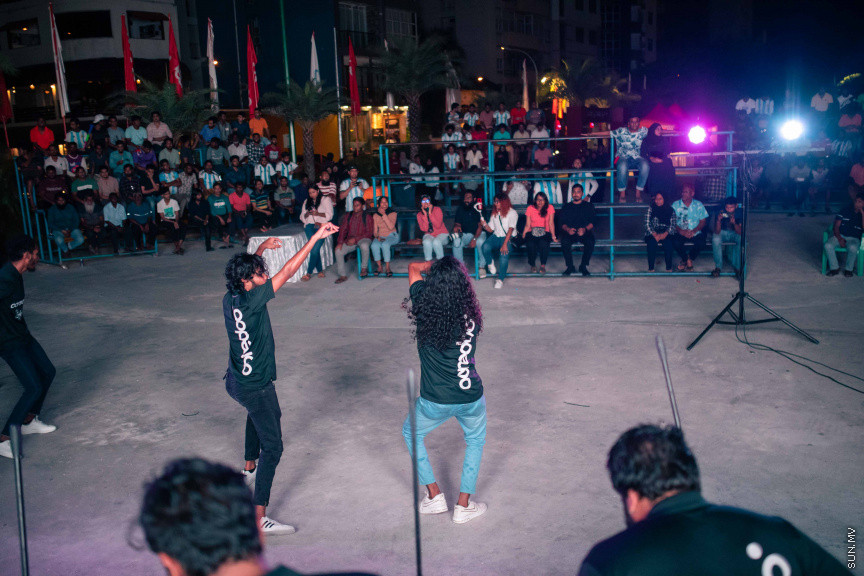 މާލޭގެ އެކި ސަރަހައްދުތަކުގައި ފޯރިއާއެކު ވޯލްޑްކަޕް މެޗުތައް ބަލަނީ --- ސަންފޮޓޯ/ ނާއިލް ހުސަައިން