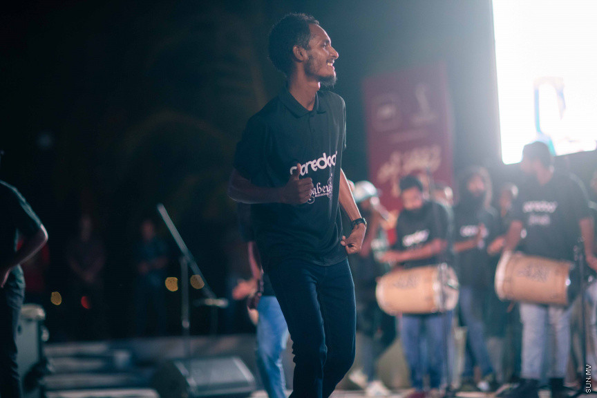 މާލޭގެ އެކި ސަރަހައްދުތަކުގައި ފޯރިއާއެކު ވޯލްޑްކަޕް މެޗުތައް ބަލަނީ --- ސަންފޮޓޯ/ ނާއިލް ހުސަައިން