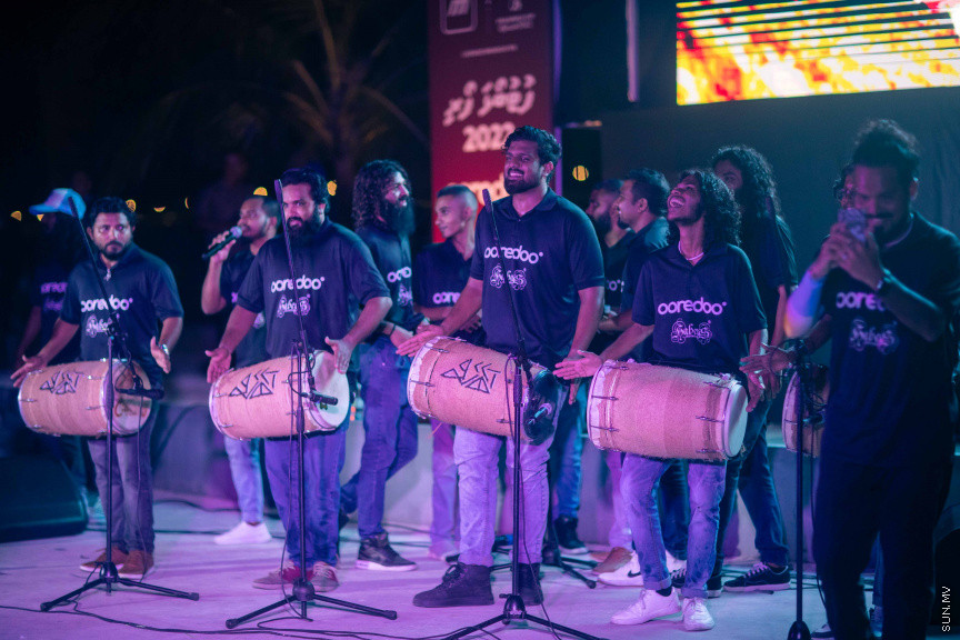 މާލޭގެ އެކި ސަރަހައްދުތަކުގައި ފޯރިއާއެކު ވޯލްޑްކަޕް މެޗުތައް ބަލަނީ --- ސަންފޮޓޯ/ ނާއިލް ހުސަައިން