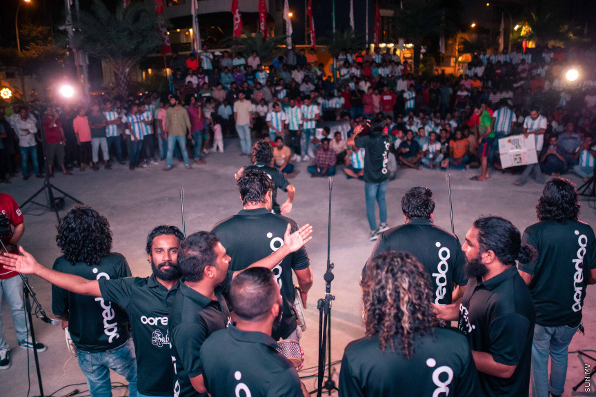 މާލޭގެ އެކި ސަރަހައްދުތަކުގައި ފޯރިއާއެކު ވޯލްޑްކަޕް މެޗުތައް ބަލަނީ --- ސަންފޮޓޯ/ ނާއިލް ހުސަައިން