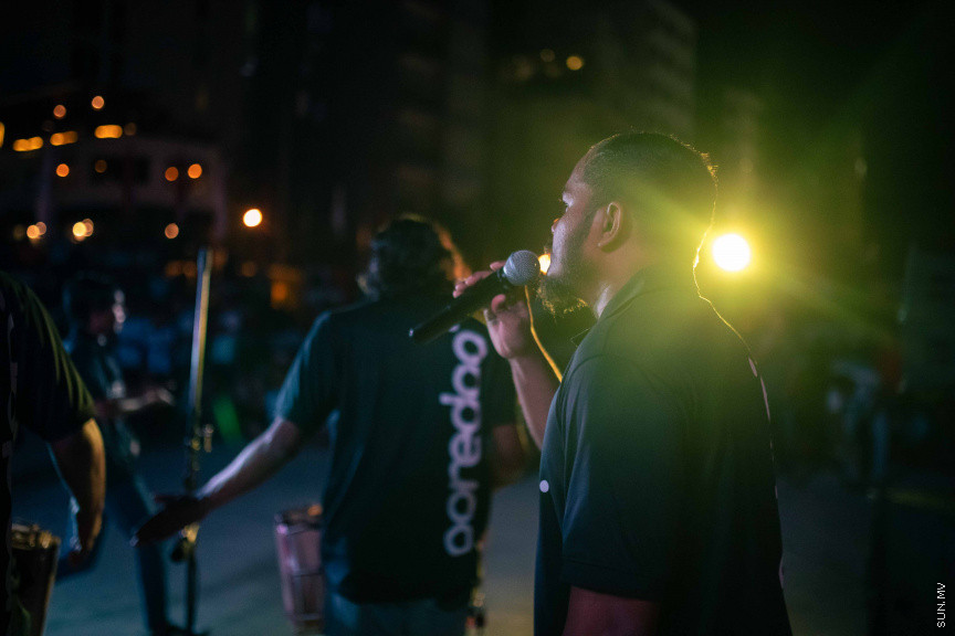 މާލޭގެ އެކި ސަރަހައްދުތަކުގައި ފޯރިއާއެކު ވޯލްޑްކަޕް މެޗުތައް ބަލަނީ --- ސަންފޮޓޯ/ ނާއިލް ހުސަައިން