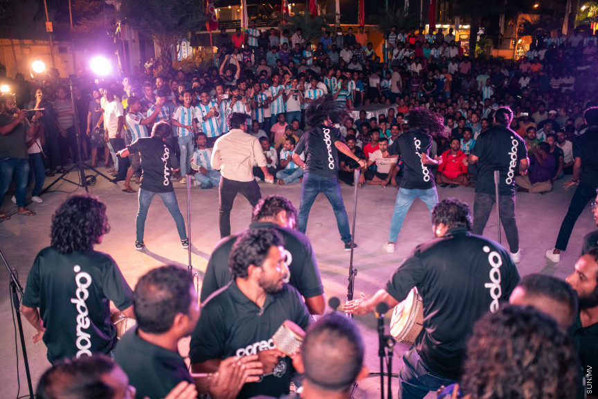 މާލޭގެ އެކި ސަރަހައްދުތަކުގައި ފޯރިއާއެކު ވޯލްޑްކަޕް މެޗުތައް ބަލަނީ --- ސަންފޮޓޯ/ ނާއިލް ހުސަައިން