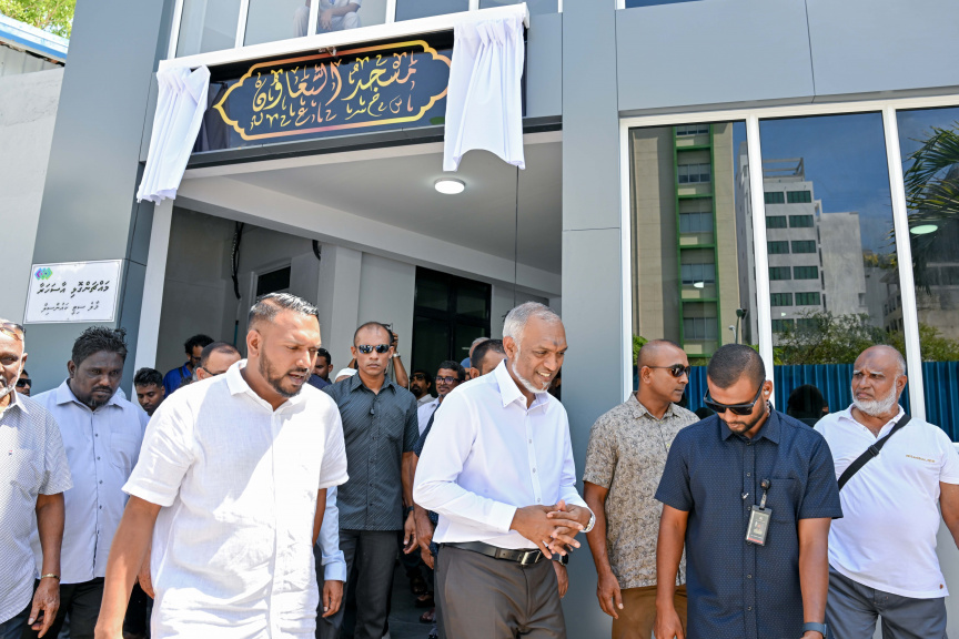 ރައީސް އާސަހަރާ ހުޅުއްވައިދެއްވުން: މި މަޝްރޫއު ފައްޓަވައިދެއްވީ ރައީސް މުއިއްޒުގެ މޭޔަރު ކަމުގައި -- ފޮޓޯ/ ރައީސް އޮފީސް  