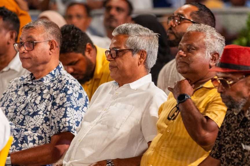 އެމްޑީޕީން ބޭއްވި ޖަލްސާއާއި ގައުމީ މަޖިލީހުގެ ބައްދަލުވުމުގެ ތެރެއިން -- ސަން ފޮޓޯ/ މޫސާ ނަދީމް