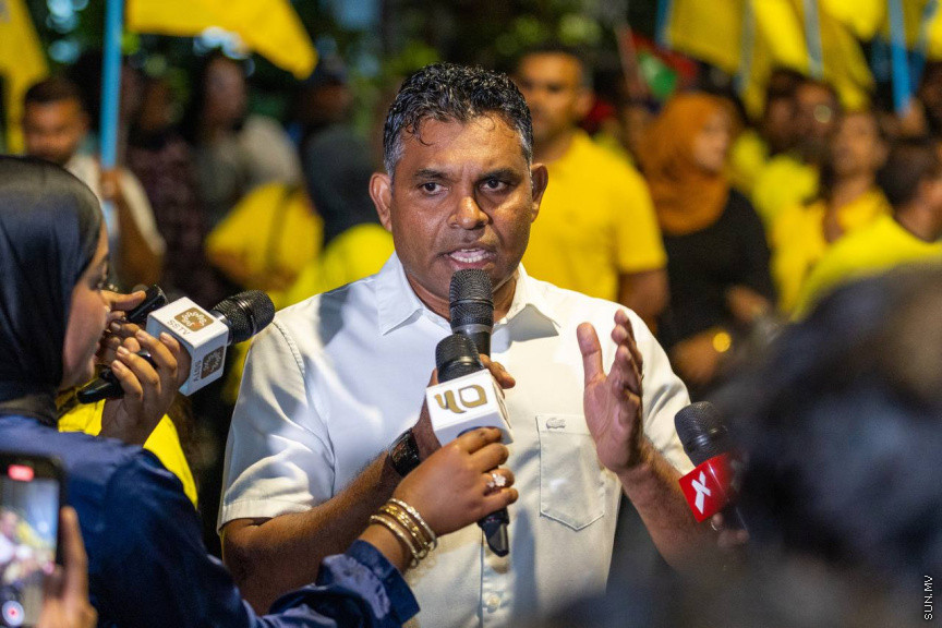 31 ޖެނުއަރީ 2025: ކުރީގެ ނައިބު ރައީސް ފައިސަލް ނަސީމް "ފުދިއްޖެ، ފުނޑިއްޖެ" ހިނގާލުމުގައި ވާހަކަދައްކަވަނީ ---- ސަން ފޮޓޯ/ މޫސާ ނަދީމް