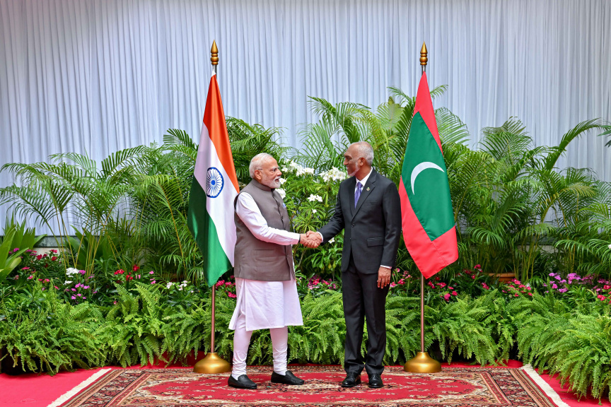 އިންޑިއާގެ ބޮޑުވަޒީރު ނަރެންދްރަ މޯދީއަށް ރަސްމީކޮށް މަރުހަބާ ދެންނެވުން: މިއީ ދެ ދުވަހުގެ ފުރަމާނަ ދަތުރުފުޅެއް -- ފޮޓޯ/ ރައީސް އޮފީސް