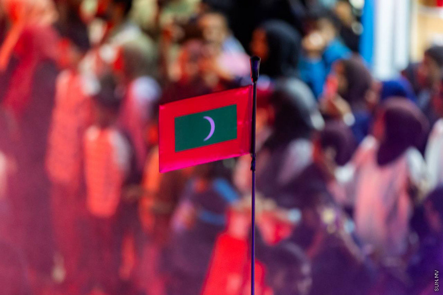 މިނިވަން ދުވަސް ފާހަގަކުރުމުގެ ގޮތުން މިރޭ ކުރިއަށް ގެންދާ ފުޅަނދުބުރު. ފުޅަނދުބުރުގައި ކުޑަކުދިން ގަޔާވާފަދަ ގިނަ ކާޓޫން ކެރެކްޓާތައް ފެނުނުއިރު، ގިނަ ބަޔަކު ވަނީ މި ފުޅަނދުބުރު ބެލުމަށް މަގުތަކަށް އެއްވެފައި.
ފޮޓޯ/ މޫސާ ނަދީމް