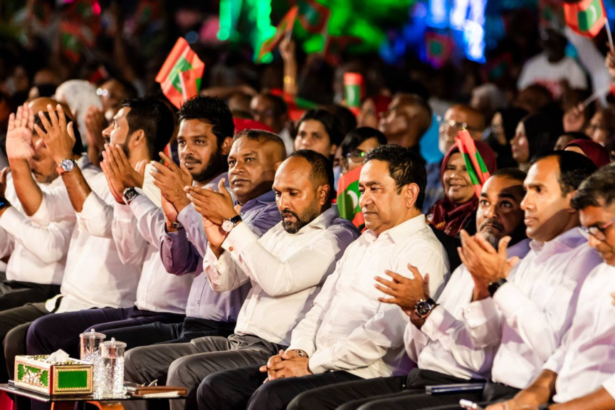 21 އޯގަސްޓު 2025: ކުރީގެ ރައީސް އަބްދުﷲ ޔާމީން އިސްވެ އުފެއްދެވި ޕީއެންއެފުން ބޭއްވި "ވޭކްއަޕް" ޖަލްސާގެ ތެރެއިން ޕީއެންއެފްގެ ލީޑާޝިޕް -- ސަން ފޮޓޯ: މޫސާ ނަދީމް