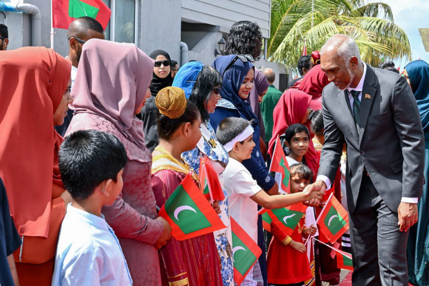 ގައުމީ ދުވަސް 2025 ފާހަގަކުރުމުގެ ހަރަކާތްތަކަށް ރައީސް އުތީމަށް ވަޑައިގަތުން -- ފޮޓޯ/ ރައީސް އޮފީސް