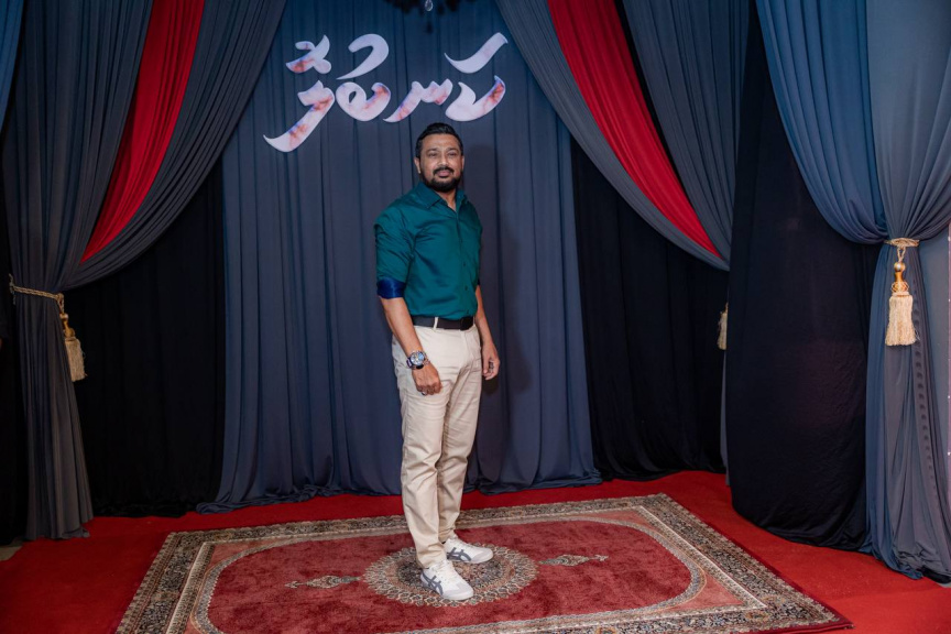 ކަނބުލޮގެ ޕްރިމިއާގައި އެކްޓަރު މުހައްމަދު މަނިކް -- ސަން ފޮޓޯ/ މޫސާ ނަދީމް